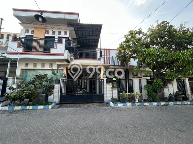For Sale Rumah 4 Kamar Lokasi Ideal Bagus dan Strategis di Sidoarjo For Sale Rumah 4 Kamar Lokasi Ideal Bagus dan Strategis di Sidoarjo