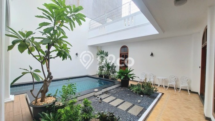 Rumah Modern Disewakan di Menteng Jakarta Pusat Lokasi Sangat Strategis Rumah Modern Disewakan di Menteng Jakarta Pusat Lokasi Sangat Strategis