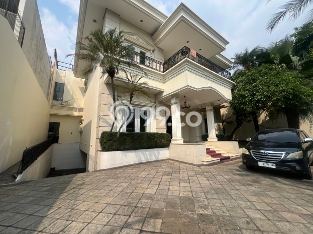 Rumah Luxury Modern Tanpa Renovasi di Pondok Indah Jakarta Selatan Rumah Luxury Modern Tanpa Renovasi di Pondok Indah Jakarta Selatan