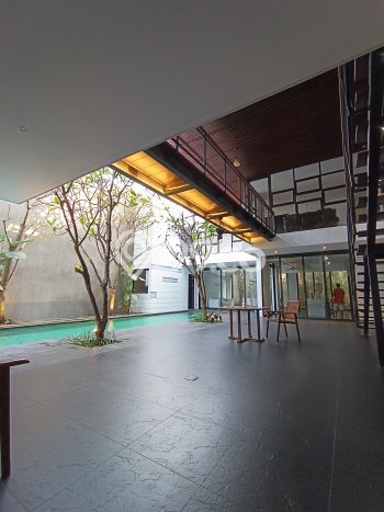 Siap Huni Rumah Mewah 4 Kamar di Menteng Dekat ke Mana Pun Siap Huni Rumah Mewah 4 Kamar di Menteng Dekat ke Mana Pun