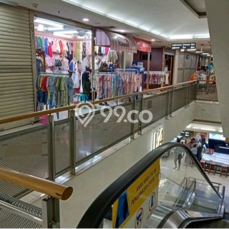 Komersial untuk Disewa di Pusat Jakarta Selatan Luas Bangunan 8m2 Komersial untuk Disewa di Pusat Jakarta Selatan Luas Bangunan 8m2