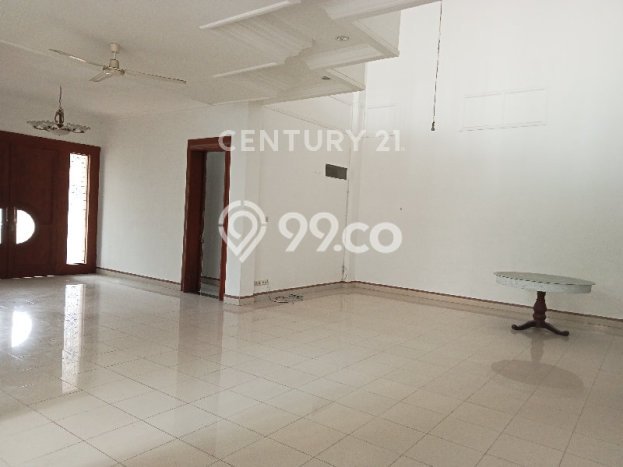 Lokasi strategis! Rumah siap huni disewakan di Tegal Barat LB 600m2 Lokasi strategis! Rumah siap huni disewakan di Tegal Barat LB 600m2