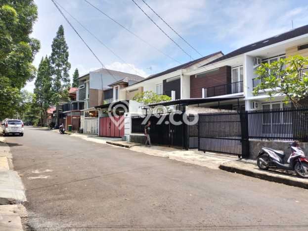 Rumah Elit LB 150m2 Siap Pakai Desain Elegan di Bandung Kota, Bandung Rumah Elit LB 150m2 Siap Pakai Desain Elegan di Bandung Kota, Bandung