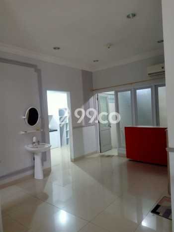 Ready to Use! Premium House LT 225m2 Desain Elegan di Cipinang Ready to Use! Premium House LT 225m2 Desain Elegan di Cipinang