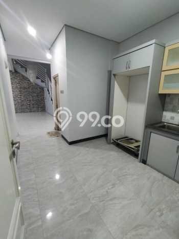 Rumah Luxury Modern Tanpa Renovasi di Pondok Kelapa Jakarta Timur Rumah Luxury Modern Tanpa Renovasi di Pondok Kelapa Jakarta Timur