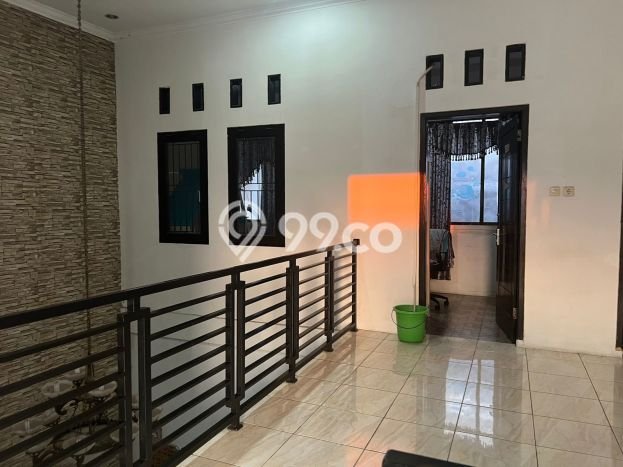 Rumah Modern 5 KT di Jatiwaringin Bekasi Full Furnished Rumah Modern 5 KT di Jatiwaringin Bekasi Full Furnished