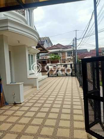Ready to Use! Premium House LT 225m2 Desain Elegan di Cipinang Ready to Use! Premium House LT 225m2 Desain Elegan di Cipinang