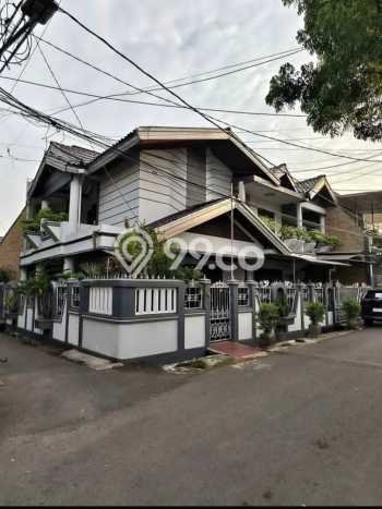 Ready to Use! Luxury House LT 204m2 Desain Elegan di Puri Indah Ready to Use! Luxury House LT 204m2 Desain Elegan di Puri Indah