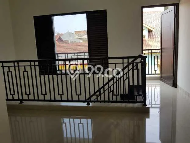 Rumah Kondisi Baik Disewakan di Jatiwaringin, Bekasi LT 116m2, LB 135m2 Rumah Kondisi Baik Disewakan di Jatiwaringin, Bekasi LT 116m2, LB 135m2