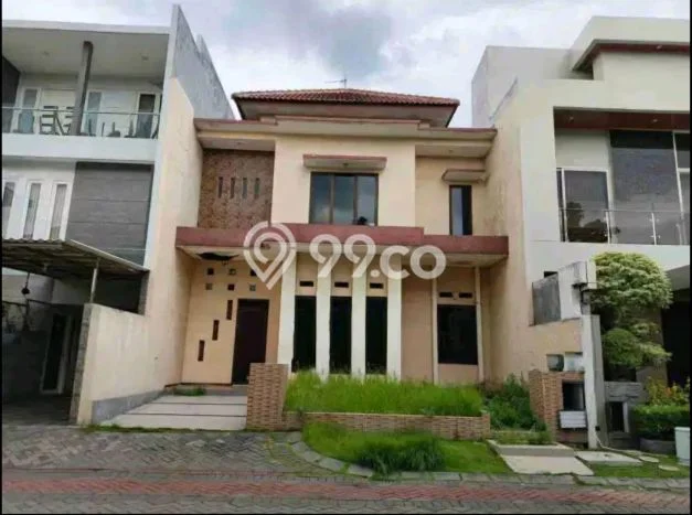 Rumah Mewah LB 180m2 Siap Huni Desain Elegan di Kertajaya, Surabaya Rumah Mewah LB 180m2 Siap Huni Desain Elegan di Kertajaya, Surabaya