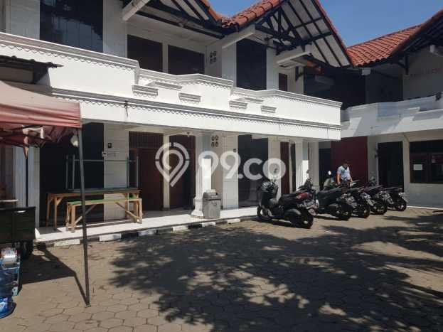 Rumah Kost untuk Dijual di Bojongsoang dengan 33 KT, 33 KM, Luas 600m2 Rumah Kost untuk Dijual di Bojongsoang dengan 33 KT, 33 KM, Luas 600m2