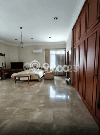 Rumah Elit Modern Tanpa Renovasi di Kuningan Jakarta Selatan Rumah Elit Modern Tanpa Renovasi di Kuningan Jakarta Selatan