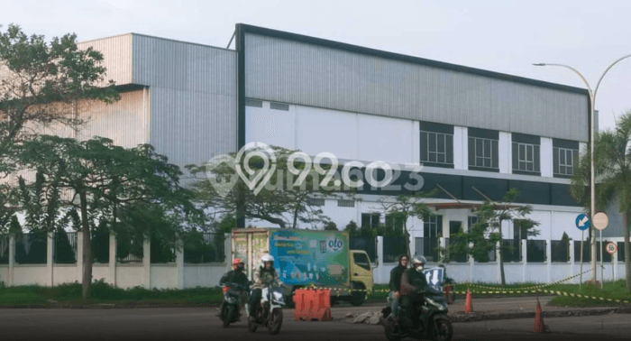 Unit Gudang Dijual di Jakarta Utara LT 3595m2 & LB 2867m2 Unit Gudang Dijual di Jakarta Utara LT 3595m2 & LB 2867m2