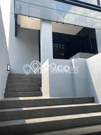 Unit Kantor Dijual di Jakarta Selatan LT 300m2 & LB 1465m2 Unit Kantor Dijual di Jakarta Selatan LT 300m2 & LB 1465m2
