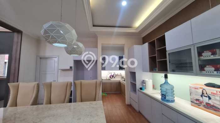 Rumah Mewah LB 180m2 Siap Huni Desain Elegan di Setra Duta, Bandung Rumah Mewah LB 180m2 Siap Huni Desain Elegan di Setra Duta, Bandung