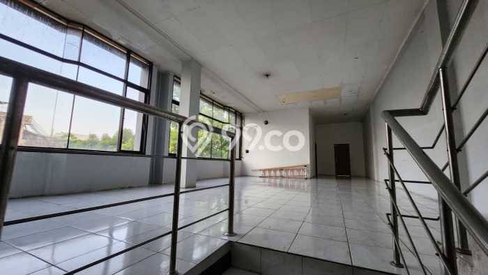 Disewakan Ruko komersial di Regol luas bangunan 400m2 Disewakan Ruko komersial di Regol luas bangunan 400m2