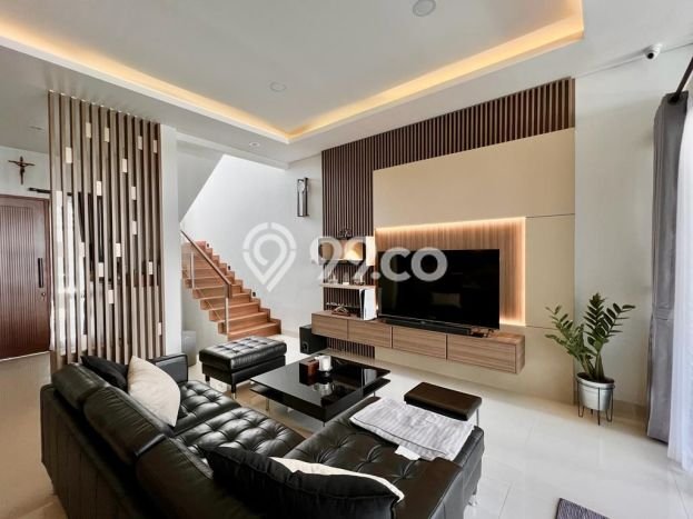 Rumah Elit LB 218m2 Siap Pakai Desain Elegan di Setra Duta, Bandung Rumah Elit LB 218m2 Siap Pakai Desain Elegan di Setra Duta, Bandung