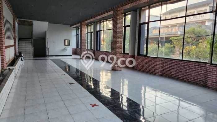 Disewakan Ruko komersial di Regol luas bangunan 400m2 Disewakan Ruko komersial di Regol luas bangunan 400m2