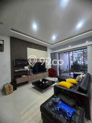 Rumah Elit LB 218m2 Siap Pakai Desain Elegan di Setra Duta, Bandung Rumah Elit LB 218m2 Siap Pakai Desain Elegan di Setra Duta, Bandung