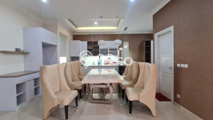 Rumah Mewah LB 180m2 Siap Huni Desain Elegan di Setra Duta, Bandung Rumah Mewah LB 180m2 Siap Huni Desain Elegan di Setra Duta, Bandung