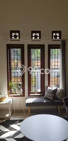 Ready to Use! Luxury House LT 240m2 Desain Elegan di Buah Batu Ready to Use! Luxury House LT 240m2 Desain Elegan di Buah Batu