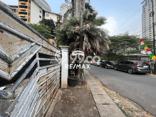 Lahan Dijual Lokasi Kebayoran Lama, Jakarta Selatan dengan Luas Tanah 1m2 dan Status SHM Lahan Dijual Lokasi Kebayoran Lama, Jakarta Selatan dengan Luas Tanah 1m2 dan Status SHM