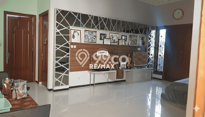 Dijual! Ruko di Medokan Ayu Surabaya LT 390m2 / LB 700m2 Kawasan Bisnis Dijual! Ruko di Medokan Ayu Surabaya LT 390m2 / LB 700m2 Kawasan Bisnis