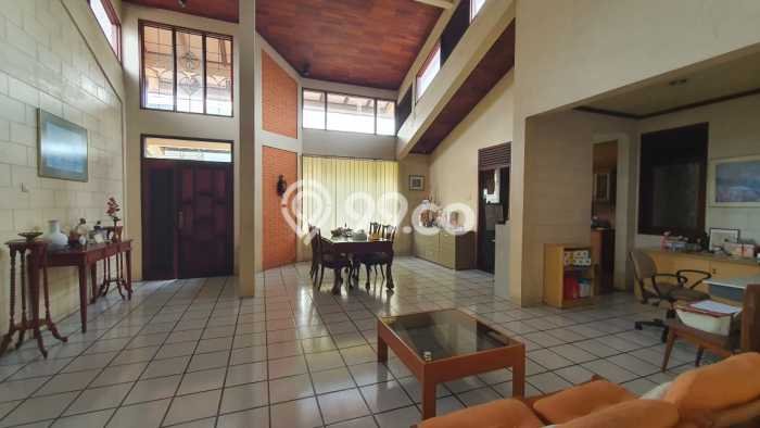 Hunian Mewah LB 500m2 Siap Pakai Desain Elegan di Cireundeu, Tangerang Hunian Mewah LB 500m2 Siap Pakai Desain Elegan di Cireundeu, Tangerang