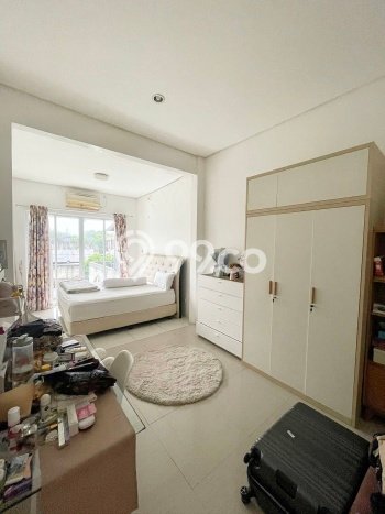 Ready to Use! Luxury House LT 200m2 Desain Modern di Pekayon Ready to Use! Luxury House LT 200m2 Desain Modern di Pekayon