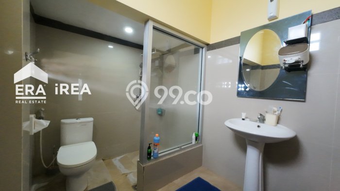 Jual Rumah Bagus Siap Huni LB 152m2 di Colomadu, Karanganyar Jual Rumah Bagus Siap Huni LB 152m2 di Colomadu, Karanganyar
