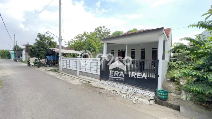 Rumah Modern Cantik 3 KT Bisa Langsung Pindah di Grogol Rumah Modern Cantik 3 KT Bisa Langsung Pindah di Grogol