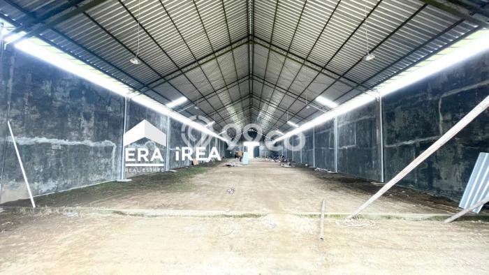Lokasi Strategis! Dijual Gudang Bisnis di Teras, Boyolali Kondisi Baik Lokasi Strategis! Dijual Gudang Bisnis di Teras, Boyolali Kondisi Baik
