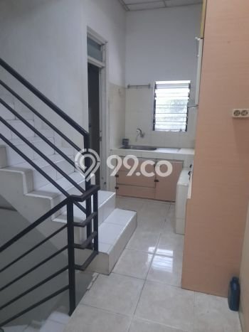 Ruko untuk Disewa di Pusat Jakarta Barat Luas Bangunan 210m2 Ruko untuk Disewa di Pusat Jakarta Barat Luas Bangunan 210m2