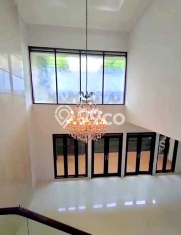 Rumah Eksklusif Siap Huni LT 240m2 di Batununggal, Bandung Rumah Eksklusif Siap Huni LT 240m2 di Batununggal, Bandung
