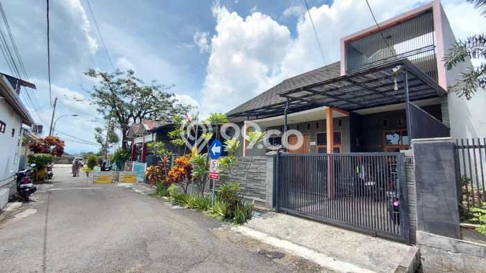 Dijual Rumah 5 Kamar Lokasi Strategis Bagus dan Strategis di Cimahi Utara Dijual Rumah 5 Kamar Lokasi Strategis Bagus dan Strategis di Cimahi Utara