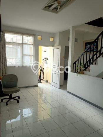 Rumah Strategis Modern Lb 160m2 di Cimahi Utara, Cimahi Rumah Strategis Modern Lb 160m2 di Cimahi Utara, Cimahi