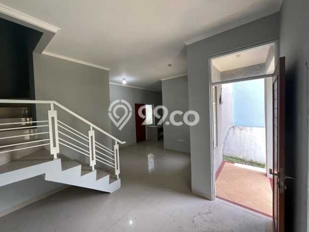 For Sale Rumah 2 Kamar Lokasi Ideal Bagus dan Strategis di Cisarua For Sale Rumah 2 Kamar Lokasi Ideal Bagus dan Strategis di Cisarua