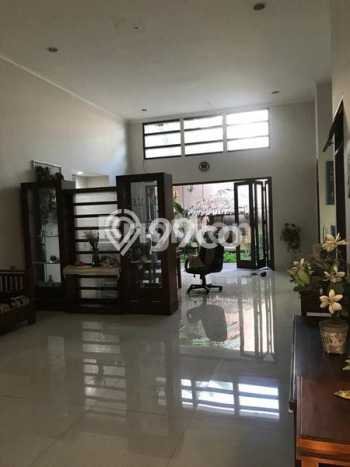 Hunian Elit LB 200m2 Siap Pakai Desain Elegan di Malang Kota, Malang Hunian Elit LB 200m2 Siap Pakai Desain Elegan di Malang Kota, Malang