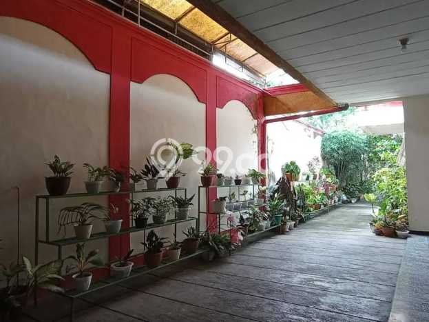 Hunian Mewah LB 456m2 Siap Pakai Desain Elegan di Malang Kota, Malang Hunian Mewah LB 456m2 Siap Pakai Desain Elegan di Malang Kota, Malang