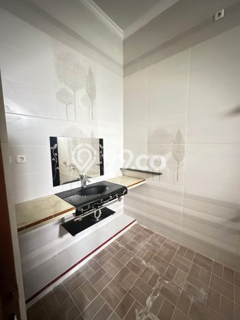 Unit Ruko Dijual di Kupang Timur Kupang Luas Tanah 300m2, Luas Bangunan 132m2 Unit Ruko Dijual di Kupang Timur Kupang Luas Tanah 300m2, Luas Bangunan 132m2