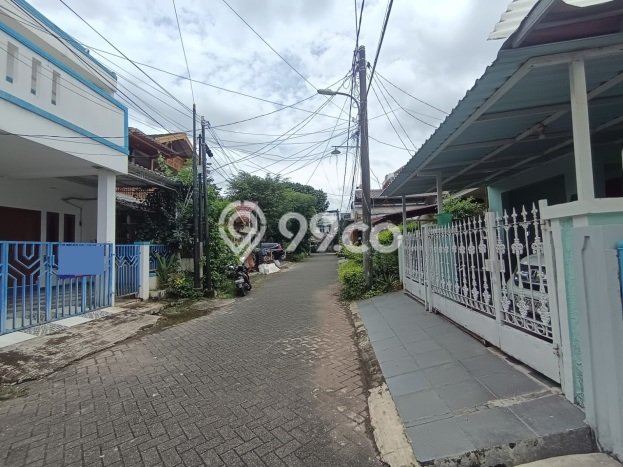 Rumah Strategis Minimalis Lb 180m2 di Pondok Aren, Tangerang Selatan Rumah Strategis Minimalis Lb 180m2 di Pondok Aren, Tangerang Selatan