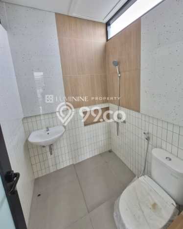 For Sale Hunian Rumah Terawat 4 Kamar di BSD Nusaloka, Tangerang For Sale Hunian Rumah Terawat 4 Kamar di BSD Nusaloka, Tangerang