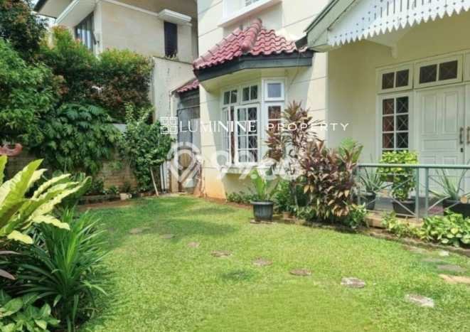 Siap Huni Rumah Mewah 4 Kamar di Kebayoran Baru Dekat ke Mana Saja Siap Huni Rumah Mewah 4 Kamar di Kebayoran Baru Dekat ke Mana Saja