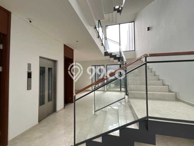 Rumah Elit Modern Tanpa Renovasi di BSD Tangerang Rumah Elit Modern Tanpa Renovasi di BSD Tangerang