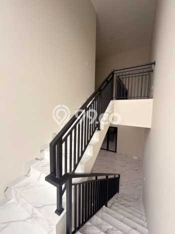 Rumah Elit Modern Siap Huni di BSD Griya Loka Tangerang Rumah Elit Modern Siap Huni di BSD Griya Loka Tangerang