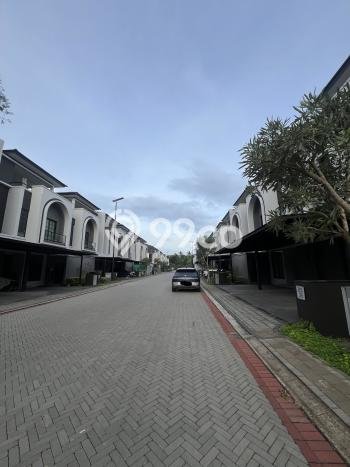 Rumah Elit LB 225m2 Siap Huni Desain Elegan di BSD, Tangerang Rumah Elit LB 225m2 Siap Huni Desain Elegan di BSD, Tangerang