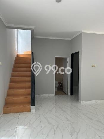 For Sale Rumah 3 Kamar Lokasi Strategis Nyaman dan Strategis di BSD For Sale Rumah 3 Kamar Lokasi Strategis Nyaman dan Strategis di BSD