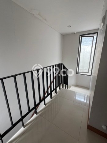 Hunian Elit LB 146m2 Siap Huni Desain Elegan di BSD, Tangerang Hunian Elit LB 146m2 Siap Huni Desain Elegan di BSD, Tangerang