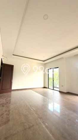 Siap Huni Hunian Elit 4 Kamar di BSD Dekat ke Mana Saja Siap Huni Hunian Elit 4 Kamar di BSD Dekat ke Mana Saja
