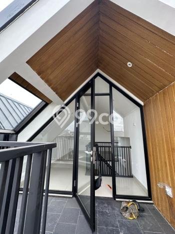 Rumah sewa siap pakai 4 Kamar Tidur di Jakarta Garden City, Jakarta Timur Rumah sewa siap pakai 4 Kamar Tidur di Jakarta Garden City, Jakarta Timur